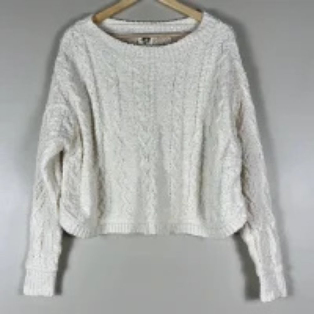 White knitted long sleeves